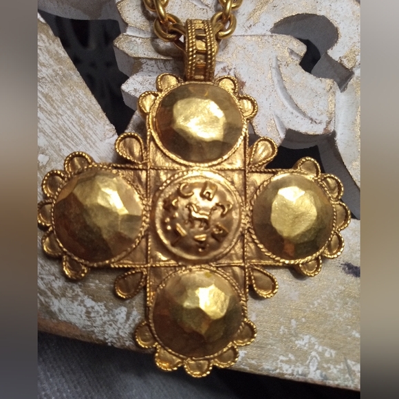 Chanel Gold Plated Double Pendant Chain Necklace Circa 1984 - 100% Authentic - Picture 5 of 8